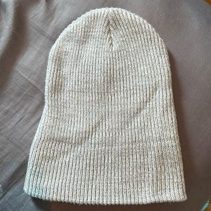 Aritzia beanie mail character